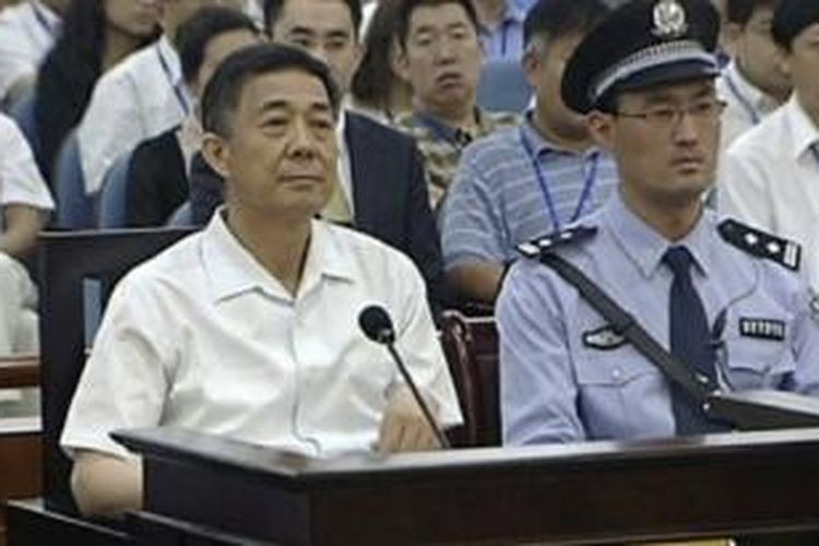Bo Xilai, yang sempat disebut-sebut sebagai calon pemimpin masa depan China, menjadi salah satu pejabat tinggi China yang terjerat kasus korupsi. Sepanjang 2013, pemerintah China menghukum lebih dari 182.000 pejabat berbagai level terkait kasus korupsi.