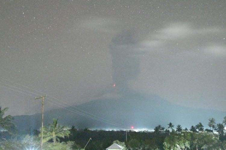 Gunung Lewotobi Laki-laki meletus pada Kamis (27/6/2024) malam