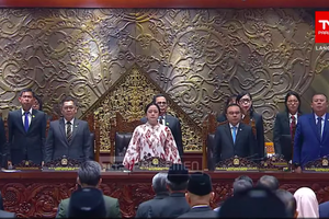 Adies Kadir dan Uya Kuya Kembali Ikut Rapat Paripurna DPR