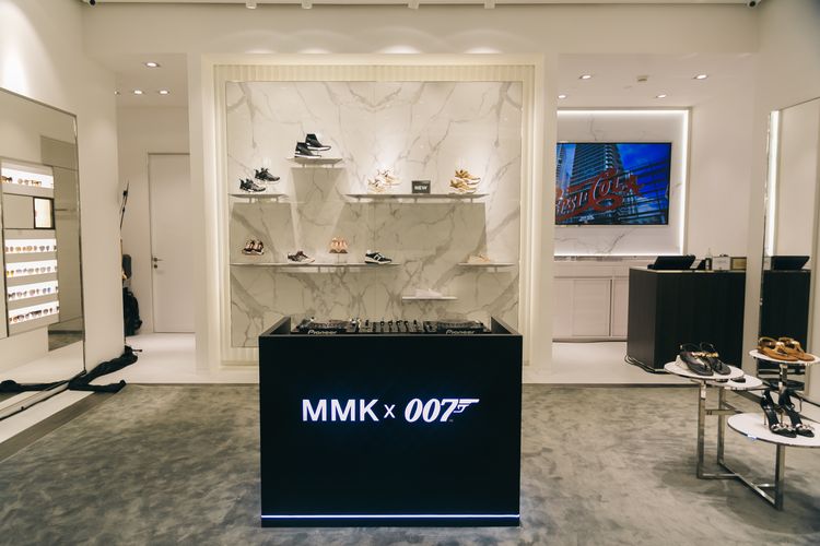 Koleksi eksklusif Michael Kors dan James Bond, MMK X 007 akhirnya hadir di Indonesia. 