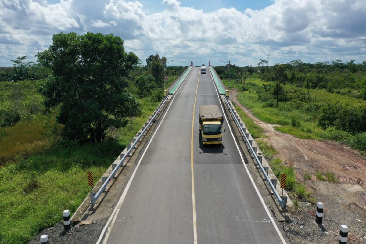 Satu Jembatan Kanal Antang dan tiga overpass di Kabupaten Tapin, Kalimantan Selatan diresmikan Menteri PUPR Basuki Hadimuljono, Sabtu, (8/2/2020).