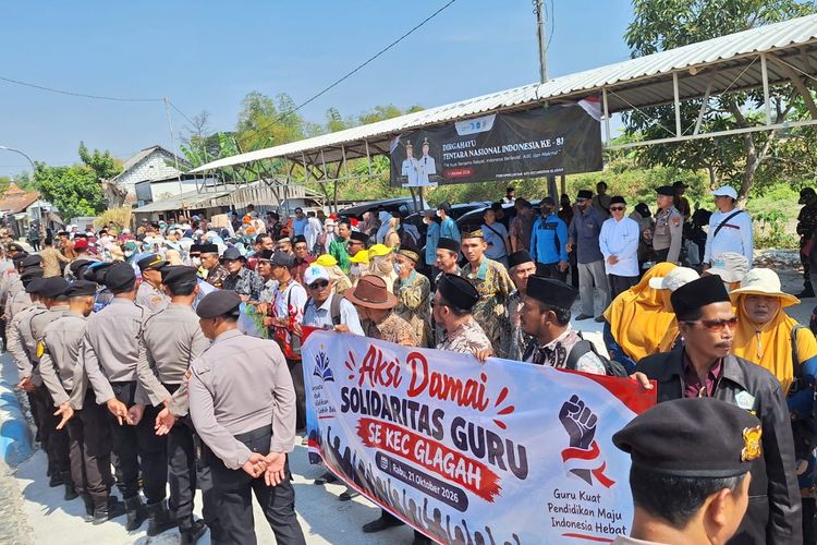 Ratusan Guru di Lamongan Tuntut Keadilan dalam Kasus Penganiayaan Kepala MI oleh Oknum TNI
