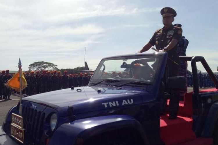 Panglima TNI Jenderal Gatot Nurmantyo di Lapangan Udara Halim Perdanakusuma, Jakarta, Jumat (20/1/2017)