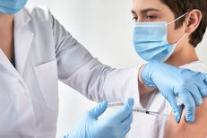 Survei Indikator: Persepsi Warga Terbelah soal Vaksinasi Usia 3-12 Tahun, 45 Persen Setuju 48,6 Persen Tak Setuju