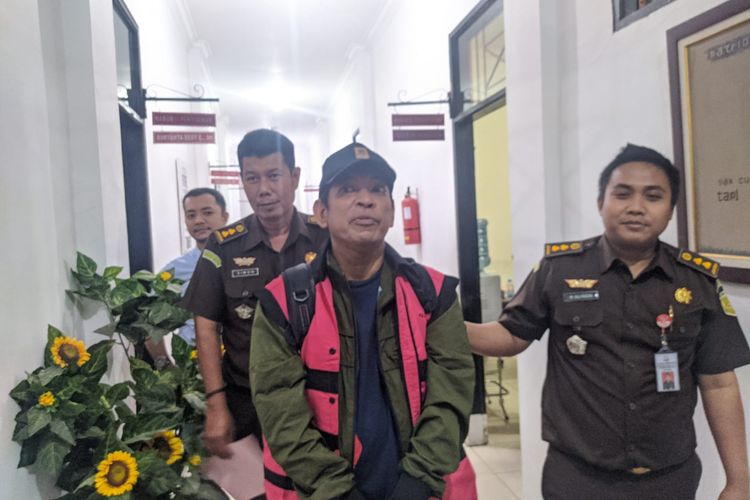 Kejari Medan saat memaparkan kasus korupsi dana Ma'had yang menjerat mantan rektor UINSU (rompi pink), Senin (27/11/2023)