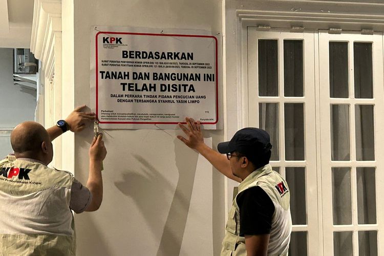 KPK menyita rumah yang diduga milik mantan Menteri Pertanian Syahrul Yasin Limpo (SYL) di Jalan Jalur Dua, Kelurahan Bumi Harapan, Kecamatan Bacukiki Barat, Parepare, Sulawesi Selatan.