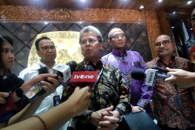 Deputi Bidang Hukum Tim Pemenangan Nasional (TPN) Ganjar Pranowo-Mahfud MD, Todung Mulya Lubis, menyambangi kantor Komisi  Pemilihan Umum (KPU) RI, Selasa (9/1/2024). Dalam lawatannya, ia bertemu Ketua KPU RI Hasyim Asy'ari. 