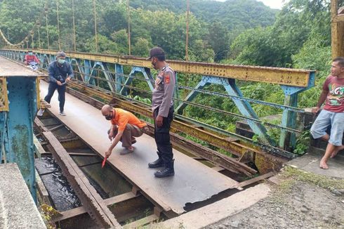 Jatuh dari Jembatan Saat Kendarai Motor, Seorang Pelajar Ditemukan Tewas di Saluran Irigasi