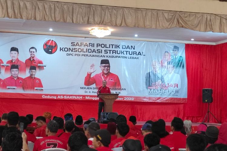 Ketua DPD PDI-P Provinsi Banten, Ade Sumardi di Lebak, Banten, Minggu (10/12/2023) pagi dalam acara Safari politik dan konsolidasi kebangsaan.