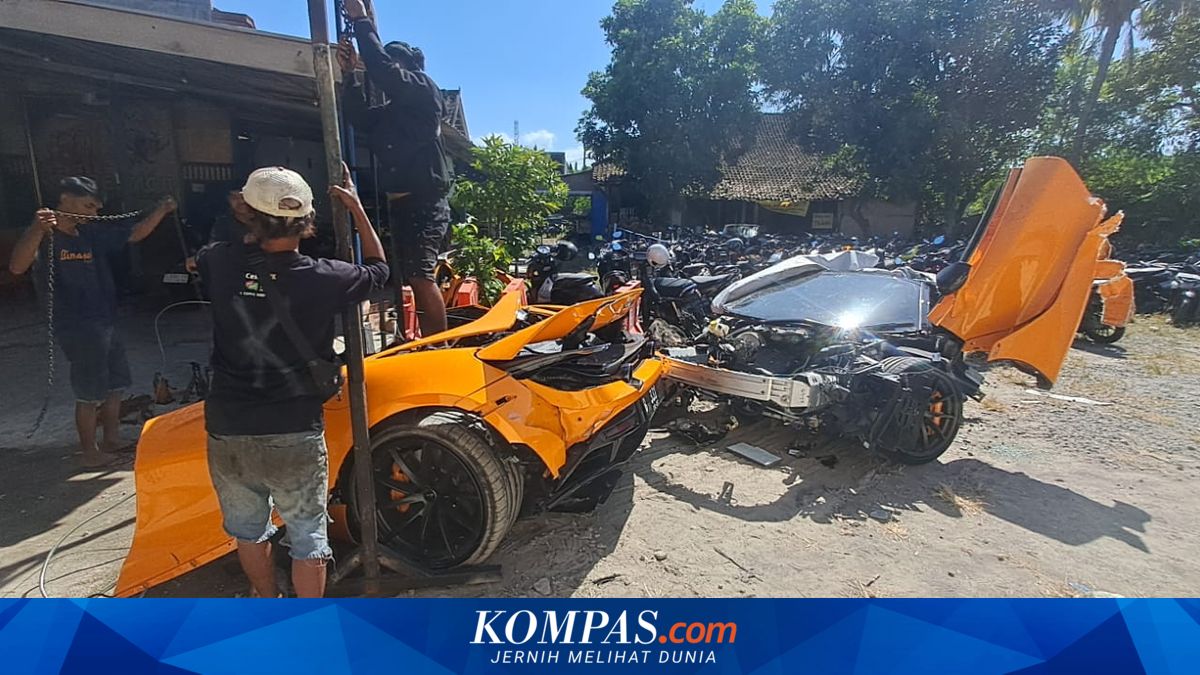 Kecelakaan Supercar McLaren di Sukoharjo: Mobil Terbelah 2, Aki Terpental