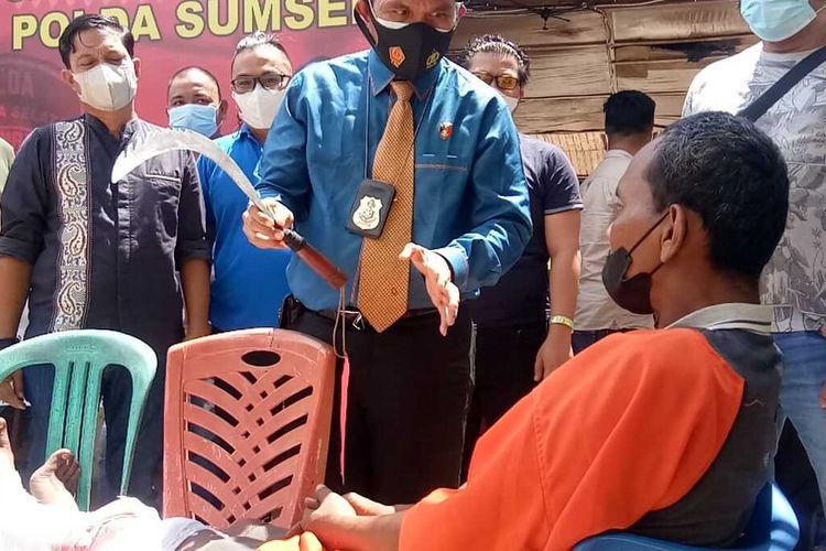 Rudiharto (43) pelaku pembacokan terhadap Umar (47) ditangkap oleh jajaran Unit 3 Jatanras Direktorat Reserse Kriminal Umum (Ditreskrimum) Polda Sumatera Selatan, Kamis (7/10/2021).