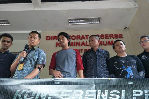 Dua Mahasiswa Ditangkap karena Ambil Barang Milik Polisi Saat Demo di Gedung DPR