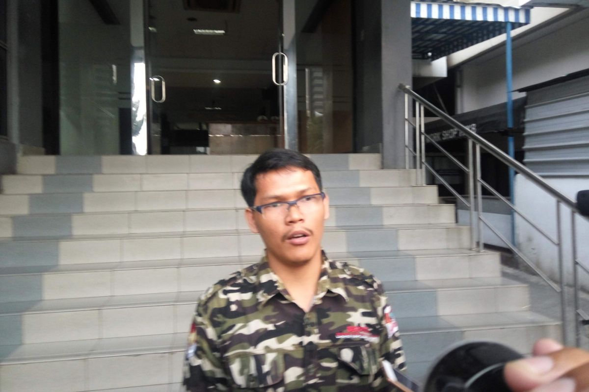 Ketua Kesatuan Mahasiswa LSM Gempita Arianto saat di Mapolda Metro Jaya, Rabu (1/11/2017).