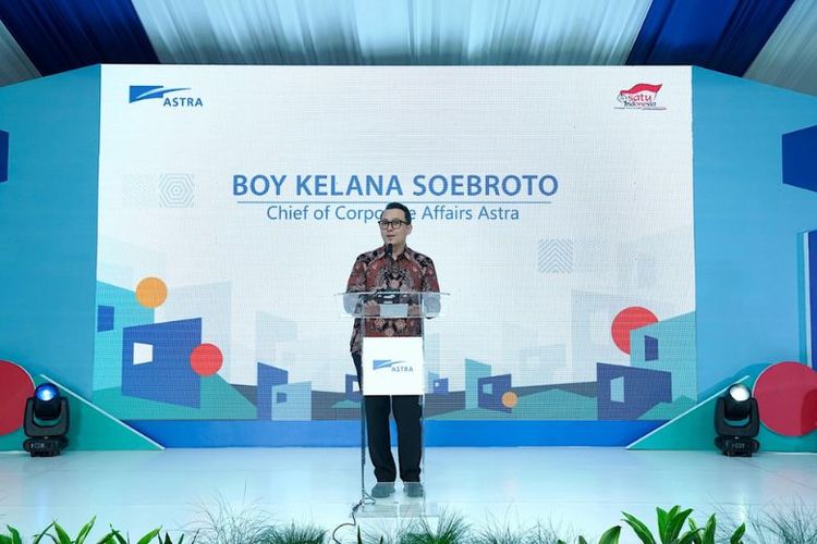 Chief of Corporate Affairs Astra Boy Kelana Soebroto saat memberikan sambutan dalam acara Groundbreaking Rumah Layak Huni Astra di Banyumas, Jawa Tengah pada Rabu (20/8/2025). 