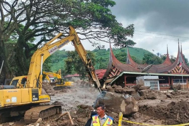 Pemkab Solok Pulihkan Akses dan Siapkan Tenda Pelayanan Publik Pascagalodo