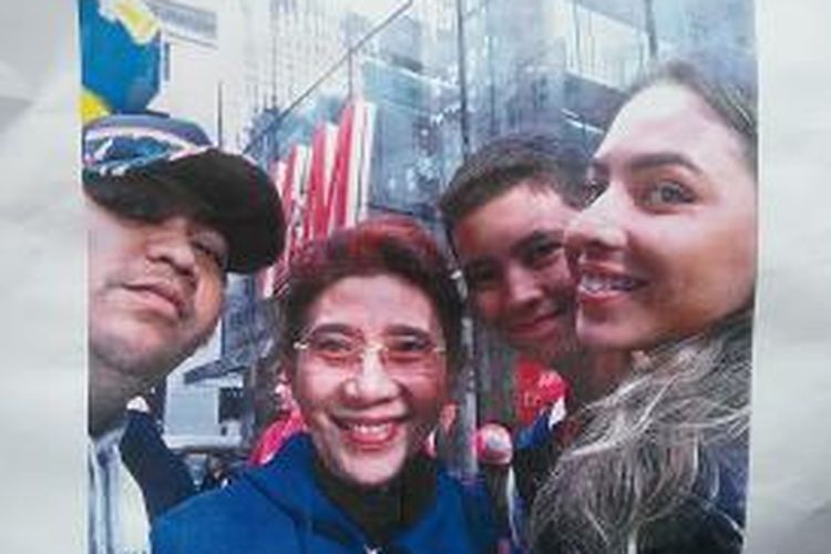 Foto Selfie Susi dan anak-anak (Panji paling kiri) di AS beberapa waktu lalu.