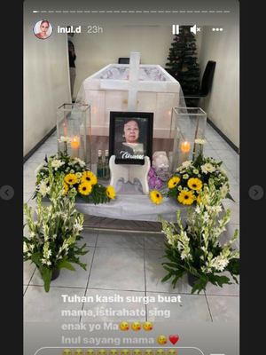 Tangkapan layar Insta Story akun @inul.d. Inul Daratista mengabarkan ibu mertuanya meninggal dunia