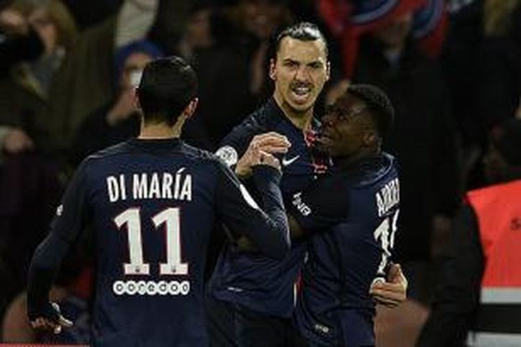 Zlatan Ibrahimovic mencetak 2 gol saat PSG menang 5-1 atas Lyon di Parc des Princes, Minggu (13/12/2015). 