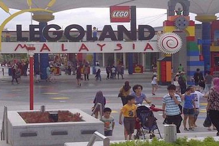 Menikmati liburan Natal dan Tahun Baru di Legoland Malaysia, Johor Bahru, bisa jadi salah satu alternatif.