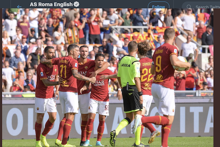 Justin Kluivert dkk merayakan gol timnya pada pertandingan AS Roma vs Cagliari di Stadion Olimpico dalam lanjutan Liga Italia, 6 Oktober 2019. 