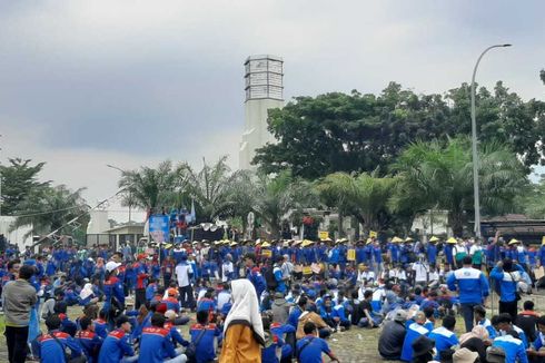 Tutup Jalan, Buruh Minta Gubernur Banten Revisi UMK 2022 Seperti DKI Jakarta
