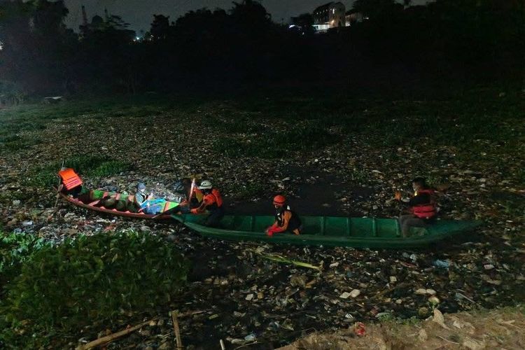 Mayat Pria Misterius Mengambang di Sungai Citarum, Polisi Kesulitan Identifikasi