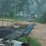 2 Jembatan Putus akibat Banjir, Warga 6 Kampung di Banyuwangi Terisolasi