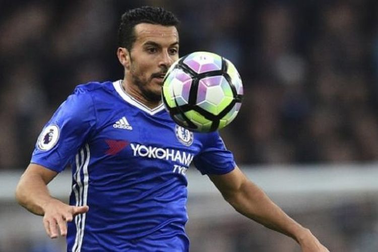 Pemain Chelsea, Pedro Rodriguez, tampil dalam laga Premier League kontra Manchester United di Stadion Stamford Bridge, 23 Oktober 2016.