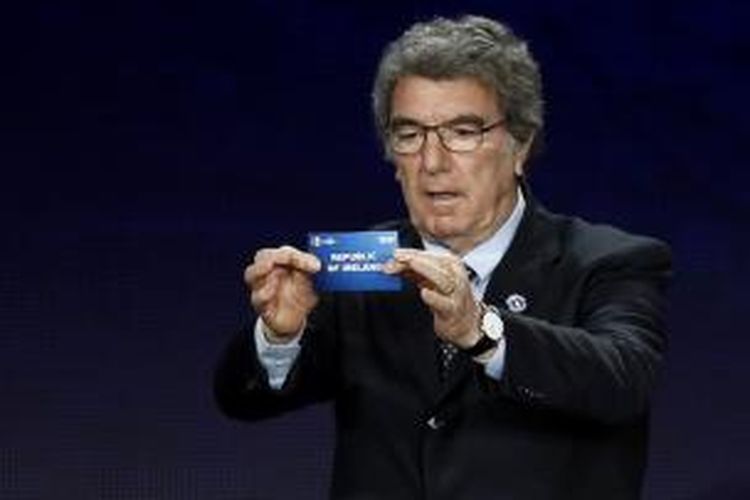 Kiper legendaris tim nasional Italia, Dino Zoff. 