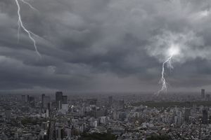 BMKG Prediksi Cuaca Ekstrem di Surabaya dan 38 Kota/Kabupaten di Jawa Timur Mulai 11–20 Desember 2025