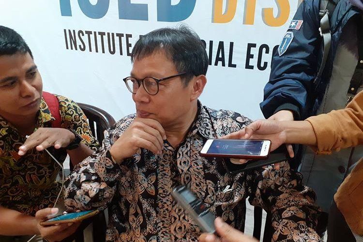 Chief Economist Bank BNI Ryan Kiryanto dalam diskusi digital outlook 2020 di Jakarta, Rabu (15/1/2020).