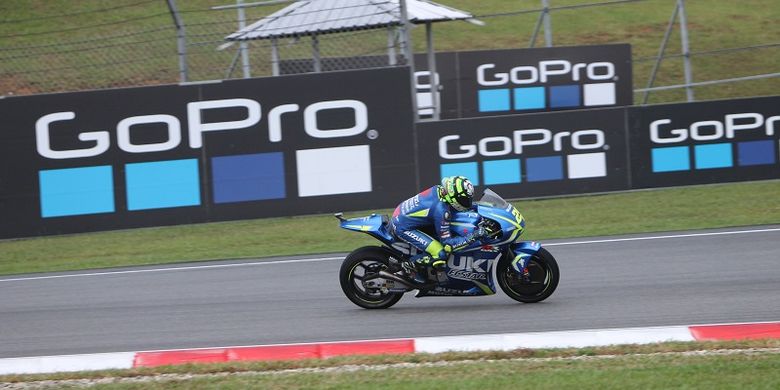 Andrea Iannone memacu Suzuki GSX RR pada Race Day di Sepang, Malaysia, Minggu(29/10/2017).