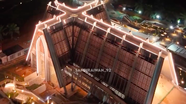 Cahaya Salib Raksasa di Atap Basilika Nusantara, Menanti Restu Vatikan