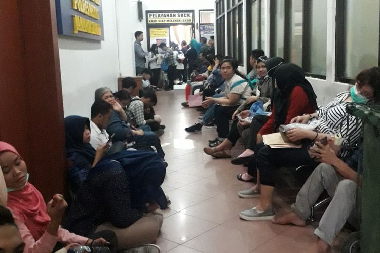 Kondisi di depan ruang pelayanan SKCK Polres Jakarta Timur, Selasa (18/9/2018)