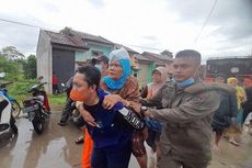 Banjir di Serang, Seorang Nenek Ketakutan Digendong Petugas Saat Dievakuasi ke Tempat Aman