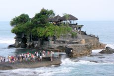 Tanah Lot Bali Batasi Jumlah Kunjungan Turis hingga 75 Persen