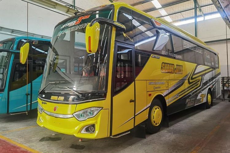 Bus pariwisata baru PO Subur Jaya
