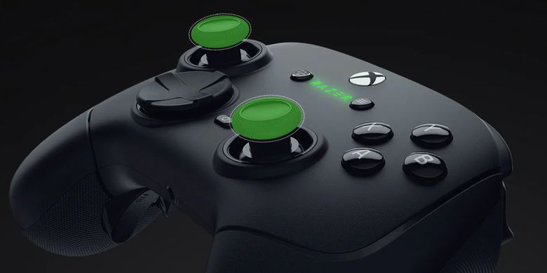 Razer Wolverine V3 Pro memiliki thumbstick dengan sensor hall effect dan caps yang bisa diganti antara bentuk dome dan concave