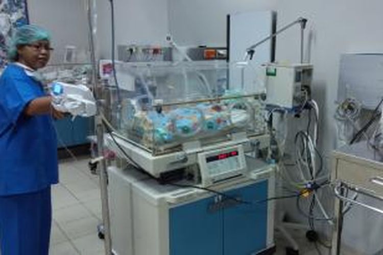 Bayi kembar lima dirawat intensif di RSU dr Soetomo Surabaya.