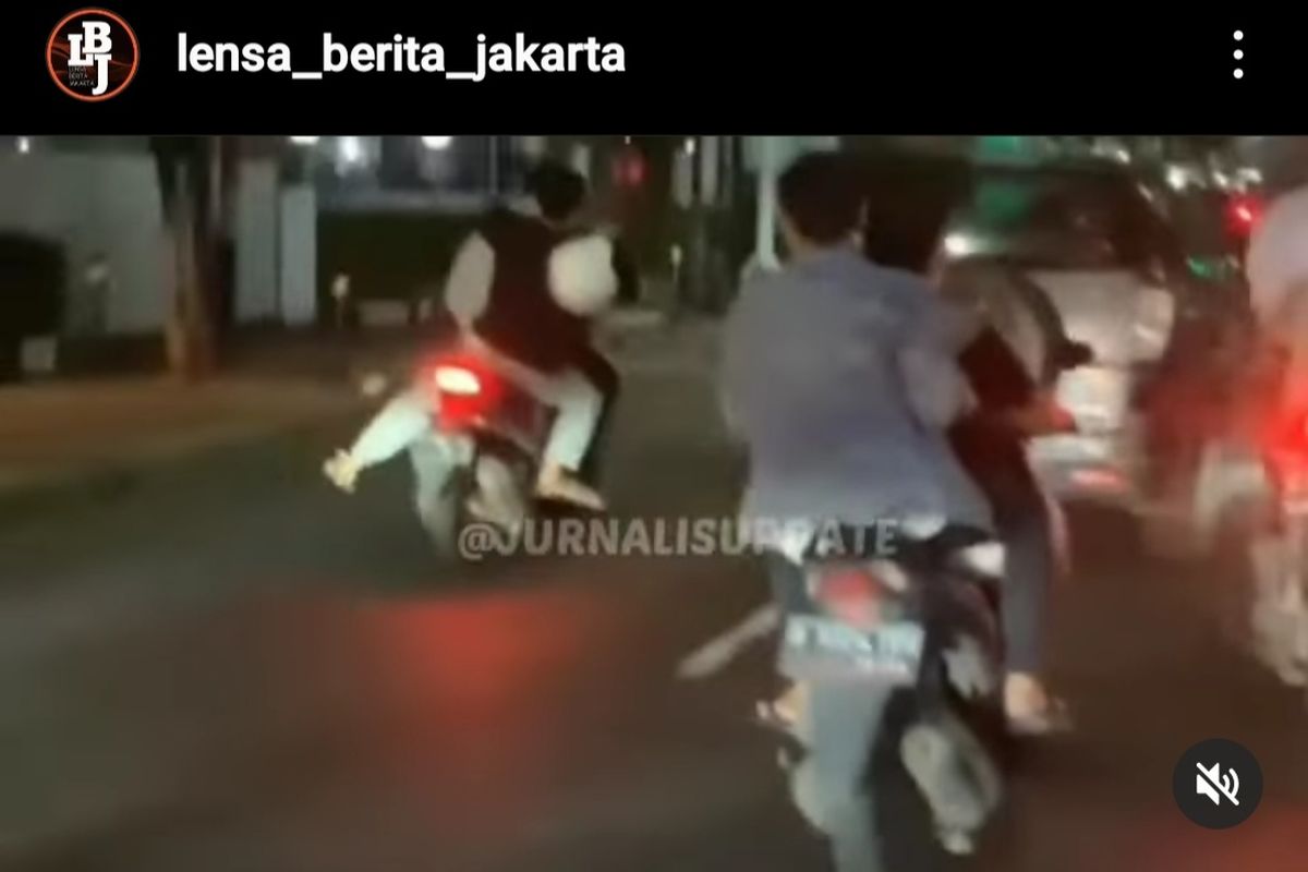 Seorang pengendara mobil tewas dihakimi massa di Jalan Pulo Kambing Raya, Kawasan Industri Pulogadung, Cakung, Jakarta Timur, Minggu (23/1/2022) dini hari.