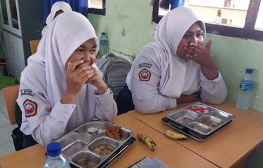 Siswa Santap Menu MBG tapi Tak Suka Makan Ikan di SMPN 1 Sumbawa