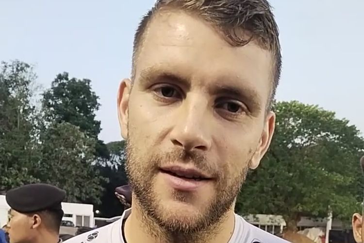Maarten Paes Tak Sabar Dengar 
