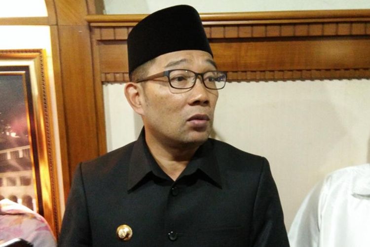Gubernur Jawa Barat Ridwan Kamil saat ditemui usai bertemu dengan ILO di Gedung Sate, Jalan Diponegoro, Senin (27/7/2019).