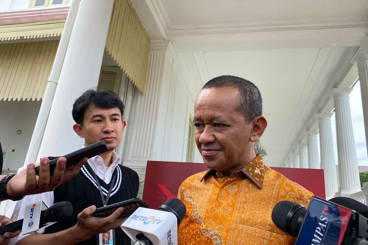 Menteri Investasi/Kepala Badan Koordinasi Penanaman Modal (BKPM) Bahlil Lahadalia menjelaskan progres investasi di Indonesia usai menemui Jokowi di Istana, Senin (8/5/2024).