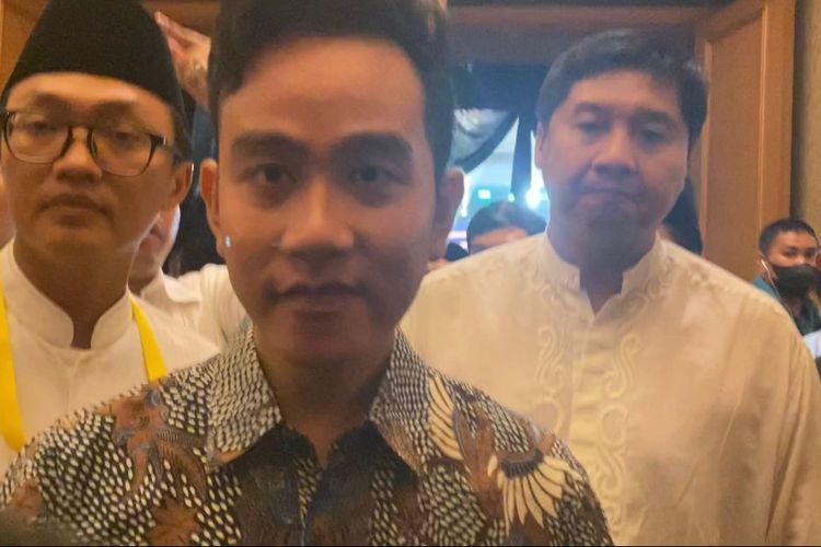 Cawapres pemenang Pemilu 2024 Gibran Rakabuming Raka saat ditemui di Ritz Carlton Hotel, Jakarta Selatan, Senin (25/3/2024). 