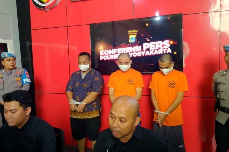 Polresta Yogyakarta saat merilis kasus ganjal ATM, Jumat (9/6/2023)