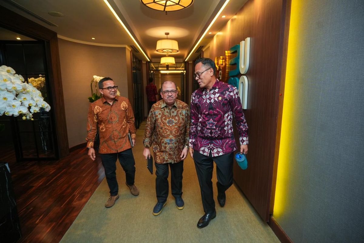 Rapat jajaran Direksi seluruh BUMN Karya bersama Kepala Badan Pengaturan Badan Usaha Milik Negara (BP BUMN) sekaligus Chief Executive Officer (COO) Danantara Dony Oskaria.