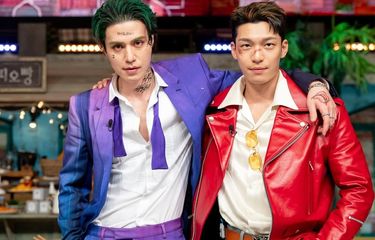 Lee Dong Wook dan Wi Ha Joon di variety show Amazing Saturday