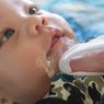 7 Penyebab Bayi Sering Gumoh dan Cara Mengatasinya