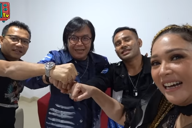 Maia Estianty dan juri-juri Indonesian Idol